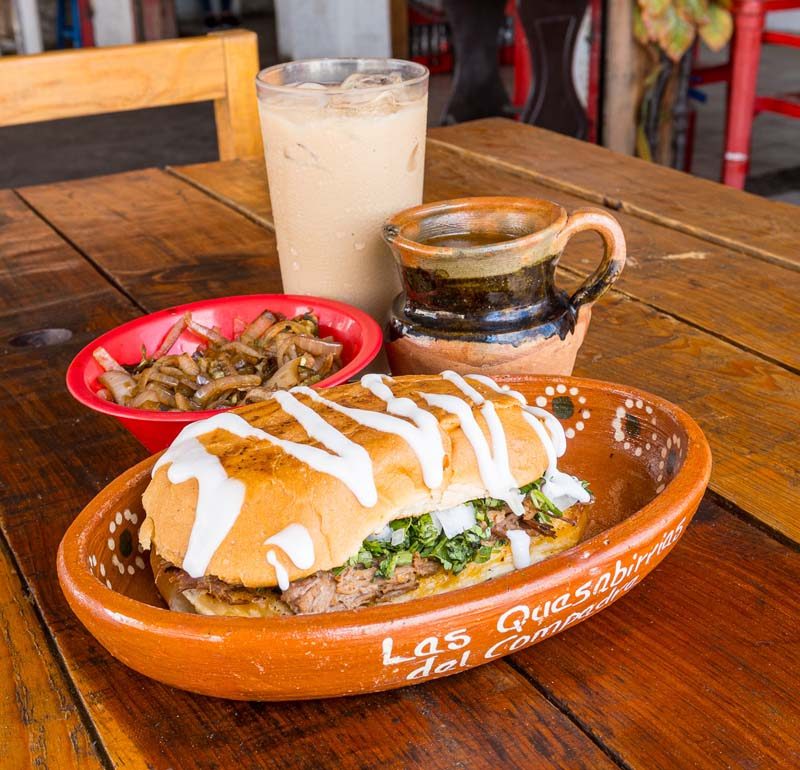 torta quesabirrias